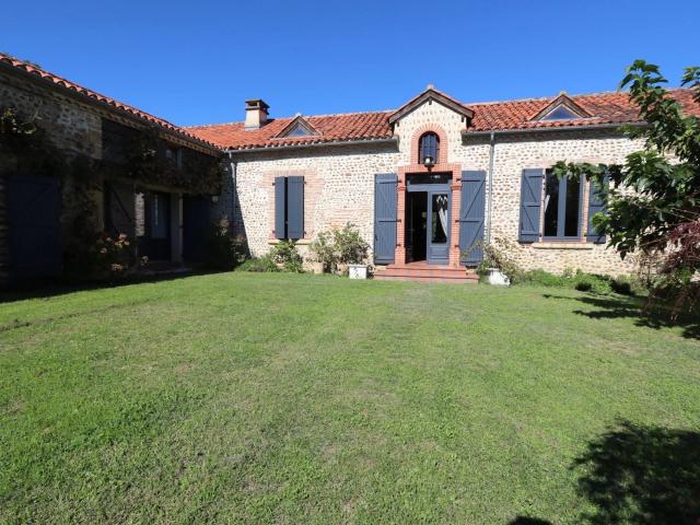 Maison de charme à Villefranque 230m² Villefranque