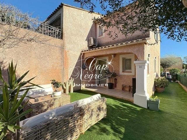 MAISON DE CHARME CLÉ EN MAIN AVEC JARDIN PROCHE DU CENTRE VILLE ET DES PLAGES DE CAVALAIRE SUR MER À VENDRE GOLFE DE SAINT TROPEZ