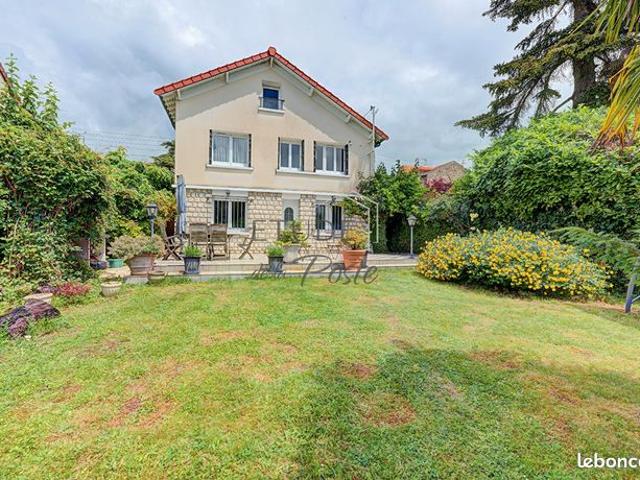 Maison de charme coeur de ville 100m2 à vendre à Brunoy