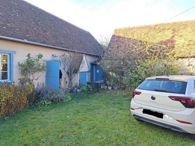 Maison de charme dans jardin clos