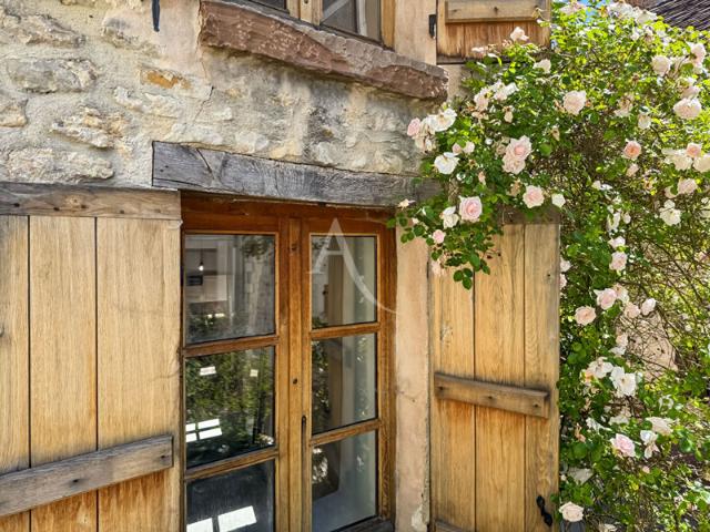 MAISON DE CHARME DANS LE CENTRE VILLE