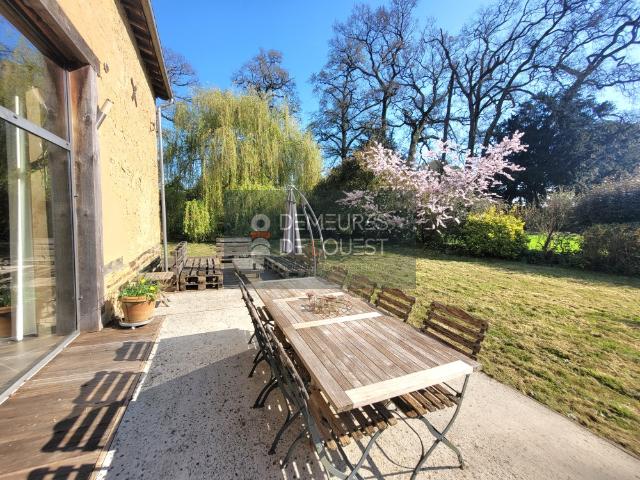 Maison de charme de 231 m2 entièrement rénovée avec goût à partir d'un corps de ferme
