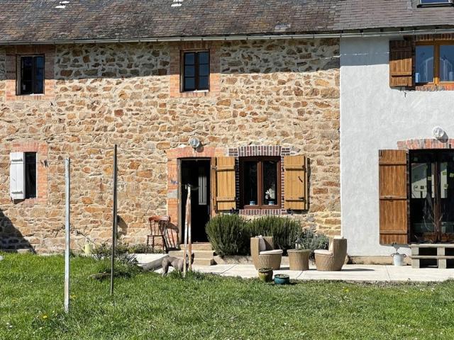 Maison de charme de 97 m2 habitable avec jardin plat de 1226 m2