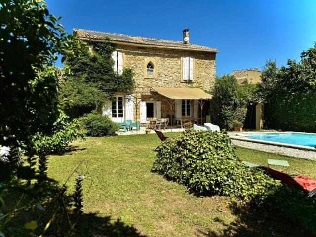 Maison de charme en pierre 18e siècle Triangle Orange / Uzès / Châteauneuf du Pape