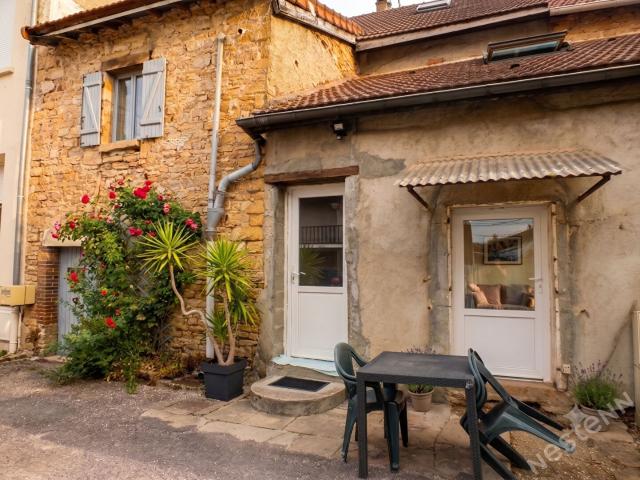 Maison de charme en pierre à Nanton, un havre de paix au coe. 145m² Nanton