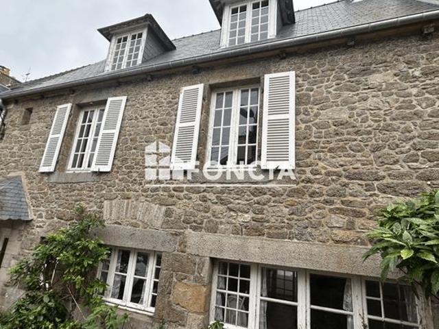Maison de charme en pierres – Paramé / Saint‑Malo 35400 4 pièces • 3 chambres • 125 m² • Cour privative