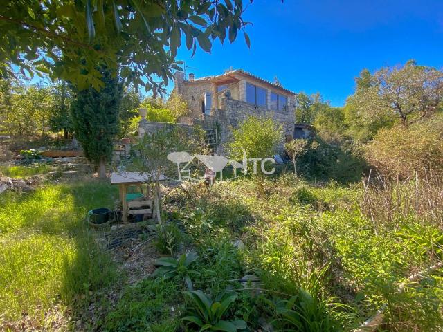 Maison De Charme Proche Barjac Avec Grand Terrain Et Vue Deg. 91m² Barjac