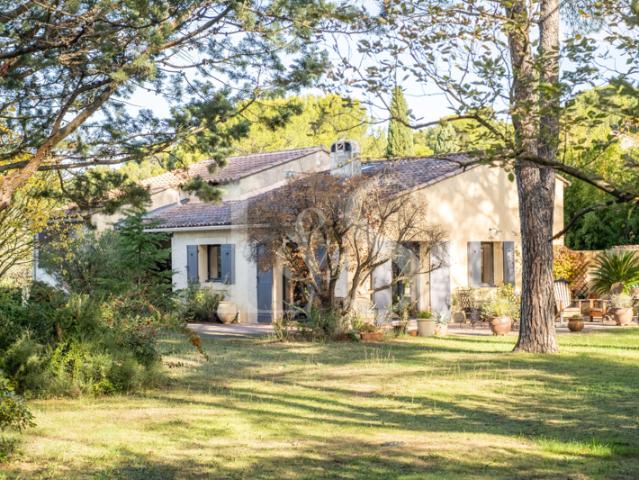 Maison de charme sur les hauteurs de L'Isle sur la Sorgue