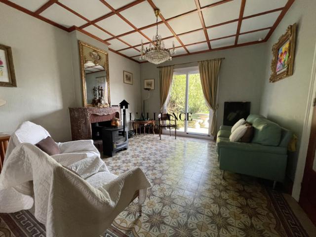 Maison de charme semi plain pied avec dépendance