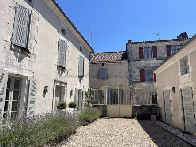 MAISON DE CHARME XIXè