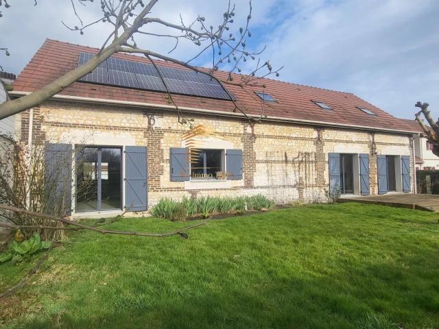 MAISON DE CHARME, 240m2, proche COMMERCES