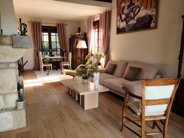 Maison de charme 3 / 4 chambres, garage et jardin