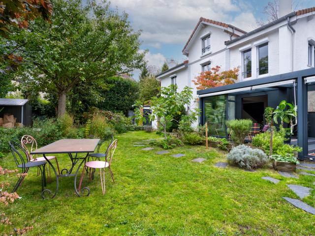 Maison de charme 7 pièces 200 m2 dans la verdure et au calme