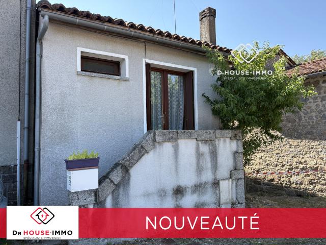 Maison de bourg 26 m² cuisine chambre cave