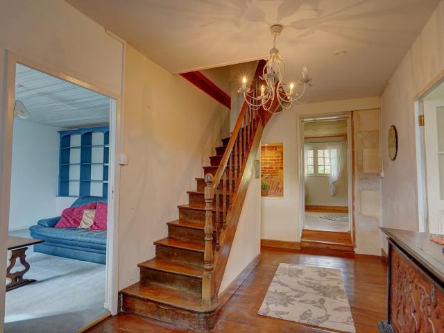 Maison de Bourg 4/5 Chambres 202m² Fenioux