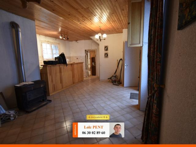 Maison de bourg 5 pièces à rénover à Saint Nicolas des Biefs 03250