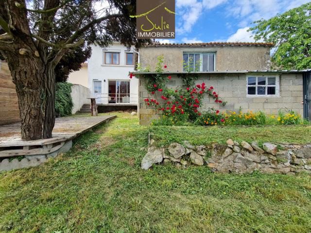 MAISON DE BOURG 92m2 avec JARDIN à BRESSUIRE