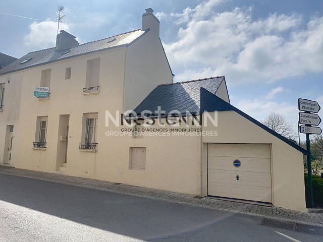Maison de bourg à vendre en hyper centre de Noyal Muzillac