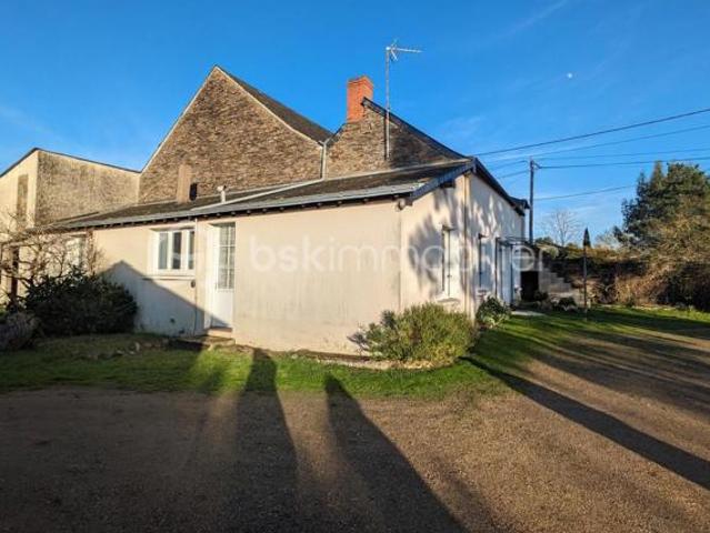 Maison de Bourg à Juigné sur Loire – Un Potentiel Exceptionnel