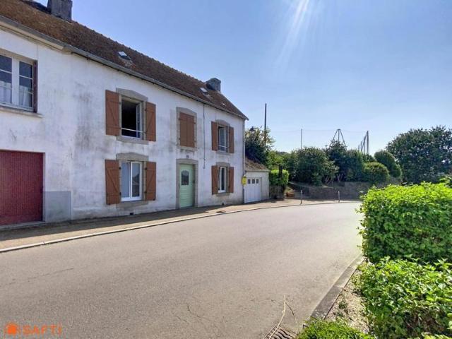 Maison de bourg à rénover avec jardin et dépendances