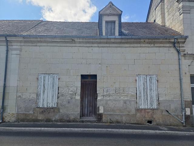 Maison de Bourg à rénover VERNOIL LE FOURRIER 49390
