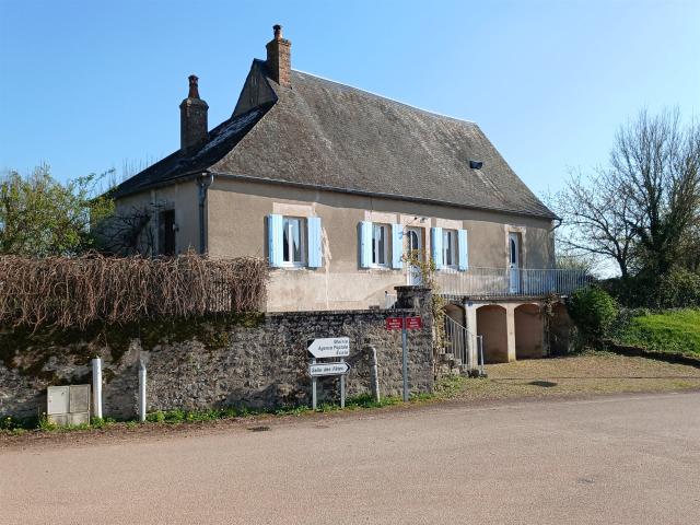 Maison de Bourg, ancienne boulangerie avec beaucoup de charm. 104m² Epiry