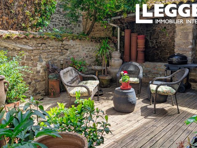 Maison de bourg, au cœur d'un village historique