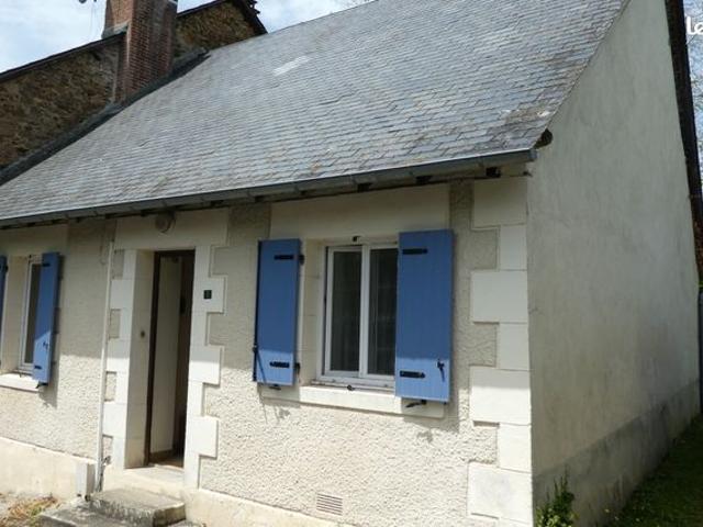 Maison de bourg avec 2 HA.2 attenant