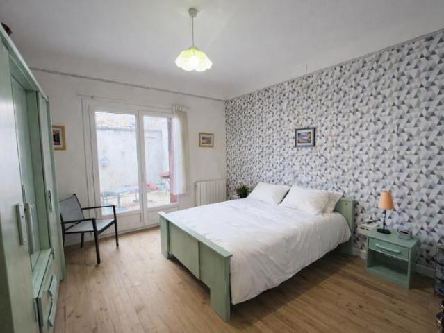 Maison de bourg avec terrasse sans vis à vis et grand garage
