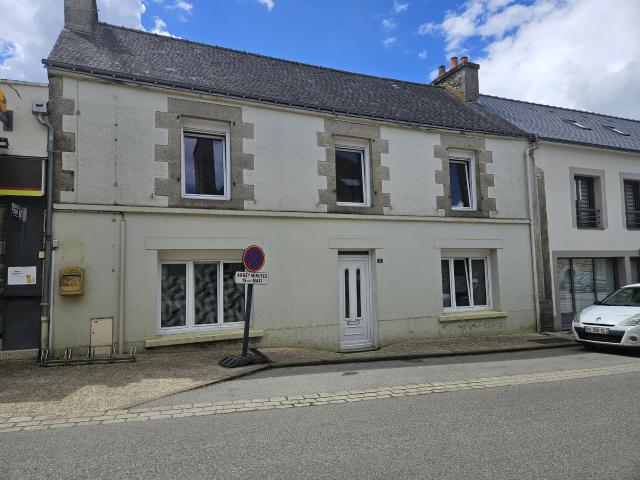 MAISON DE BOURG AVEC GARAGE