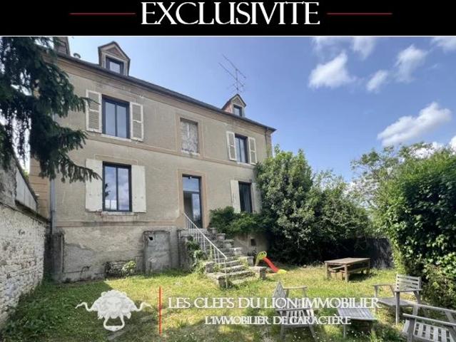 MAISON DE BOURG AVEC JARDIN ET DÉPENDANCE