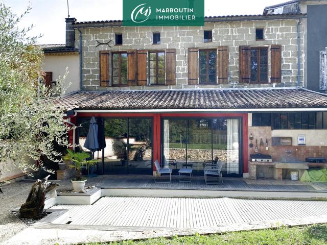 Maison de bourg avec piscine 342m² Gontaud de Nogaret