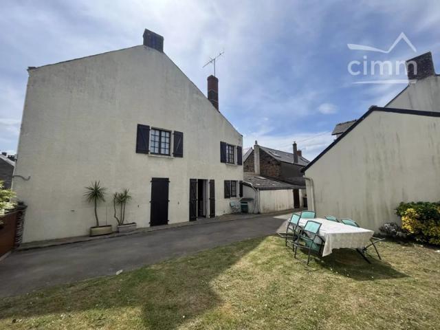 Maison de bourg de 130 m² avec dépendance et garage