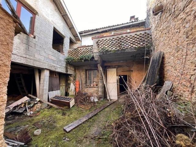 Maison de bourg de 4 pièces principales