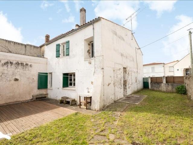 Maison de bourg de 5 pièces principales