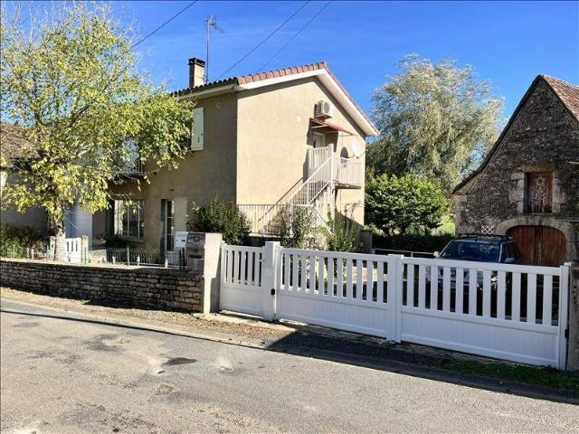 Maison de bourg de 5 pièces principales