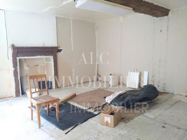MAISON DE BOURG DE 67 M² A RENOVER