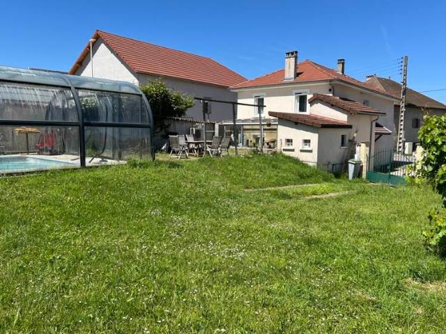 Maison de bourg de 6 pièces principales