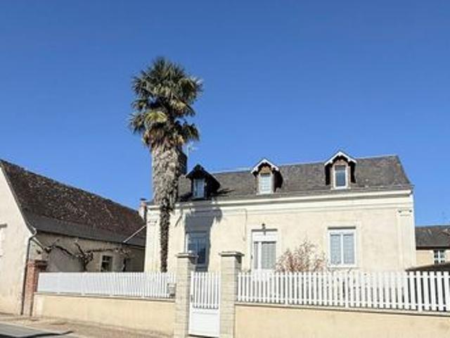 Maison de bourg et sa grange