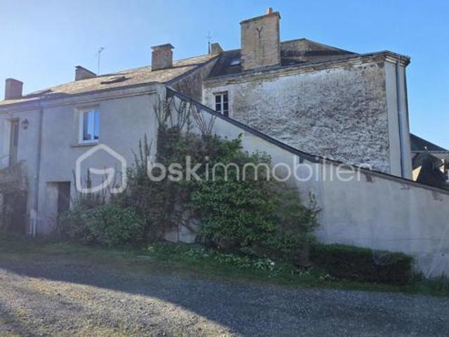 MAISON DE BOURG / FAMILIAL / GITE