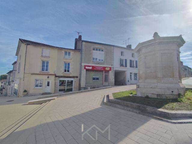 Maison De Bourg Latille 224m² Latillé
