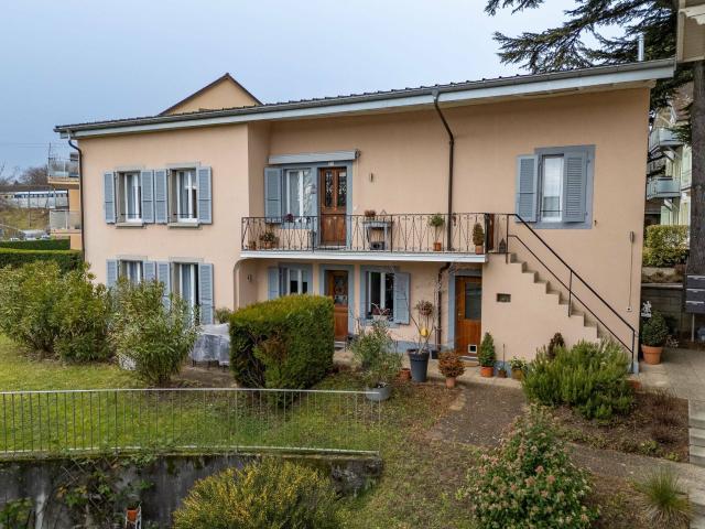 Maison de deux appartements pleine de caractère | dreamo. Ch