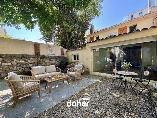 Maison de fond avec jardin au calme