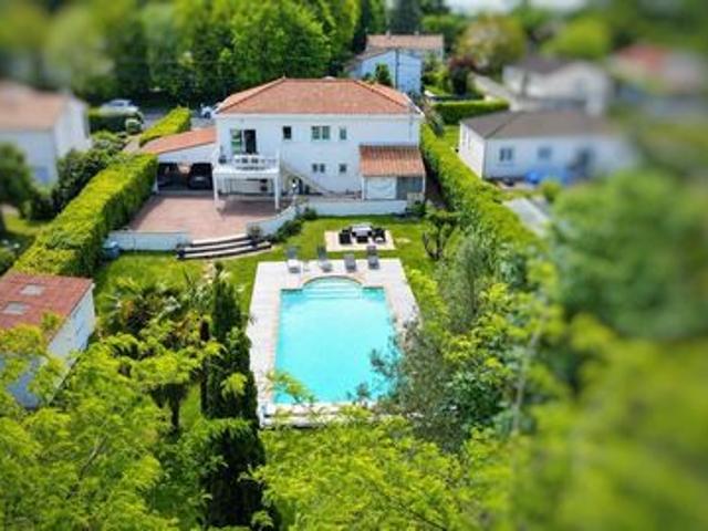 Maison de famille, 5 chambres, piscine, grand terrain