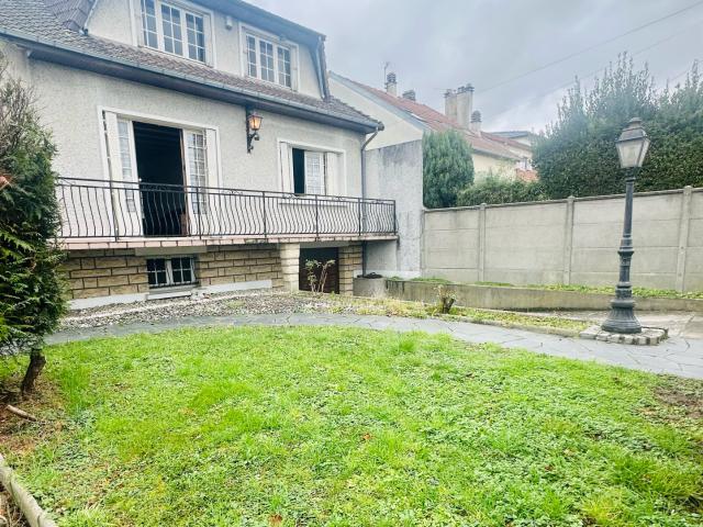 Maison de famille 10 mins gare