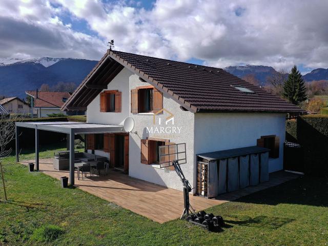 Maison de famille à Cessy. 150m² Cessy