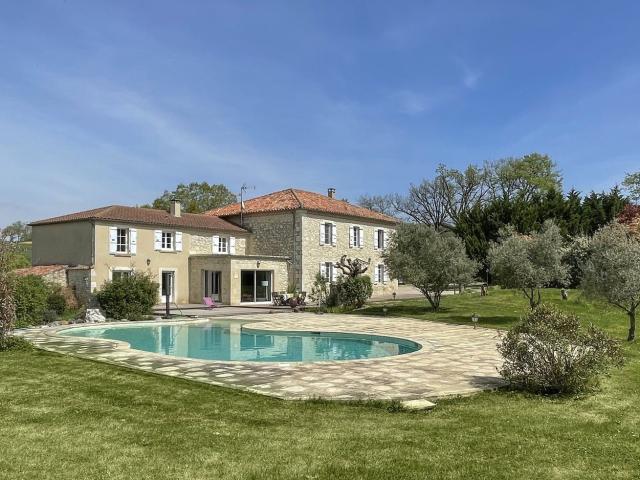 Maison de famille au coeur de la campagne gersoise 356m² Castéra Verduzan