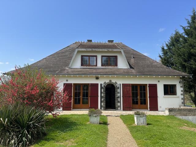 Maison de famille avec accès creuse de 180 m2