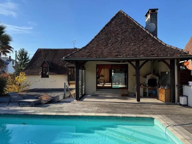 Maison de famille avec piscine et jardin 175m² Salies de Béarn
