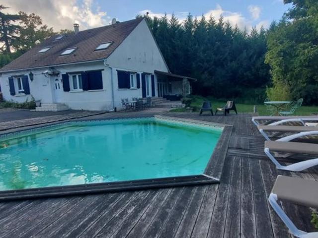 MAISON DE FAMILLE AVEC PISCINE ET STUDIO INDEPENDANT SUR 2126 M² DE TERRAIN